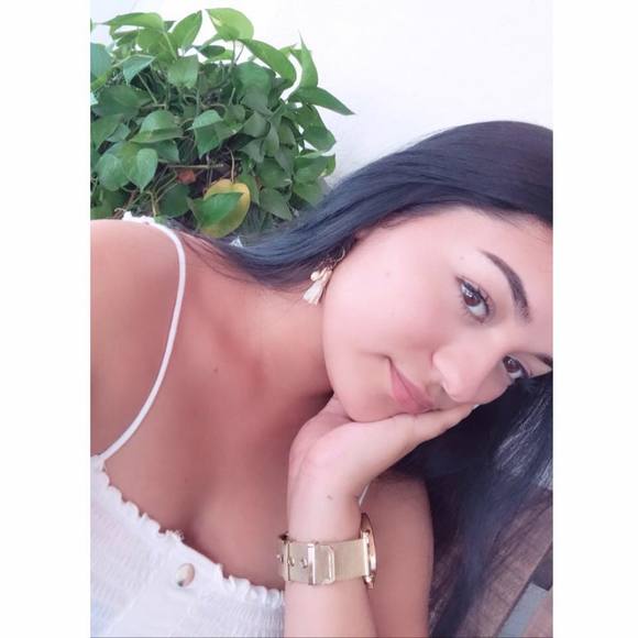 Meet your Posher, Edith - Picture 1 of 1